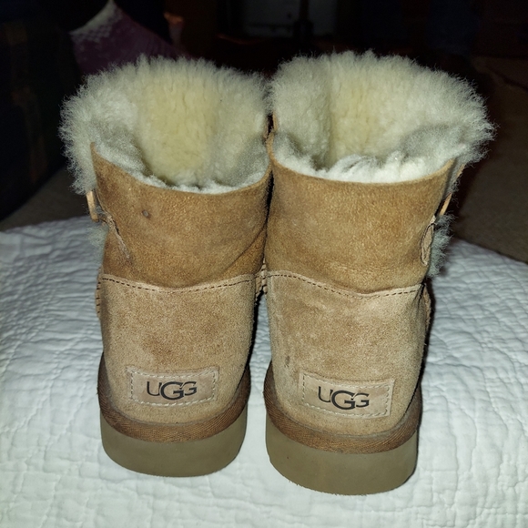 UGG Bailey Button Booties US Women's Size 7 in Chestnut - Picture 6 of 10